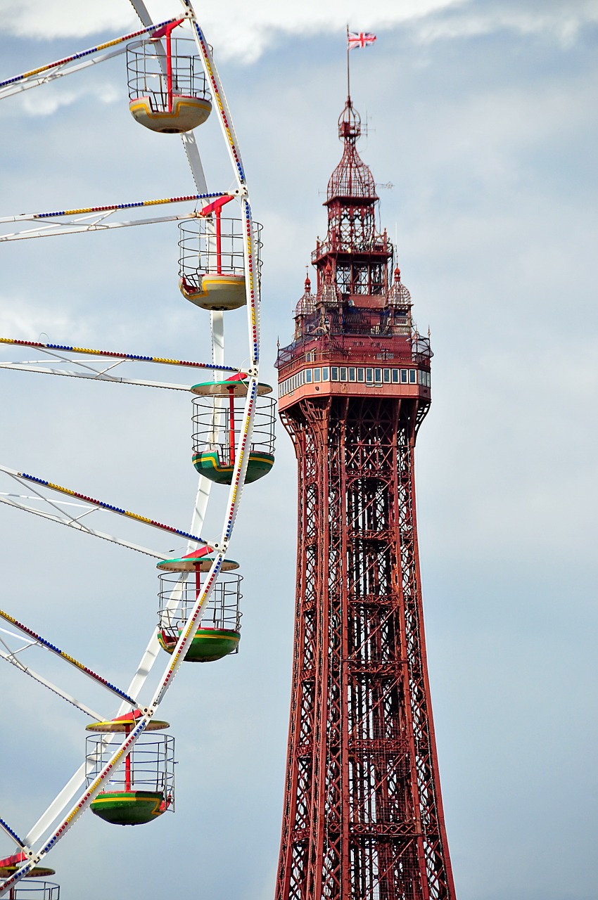 Blackpool wheel and tower by digihanger on Pixabay