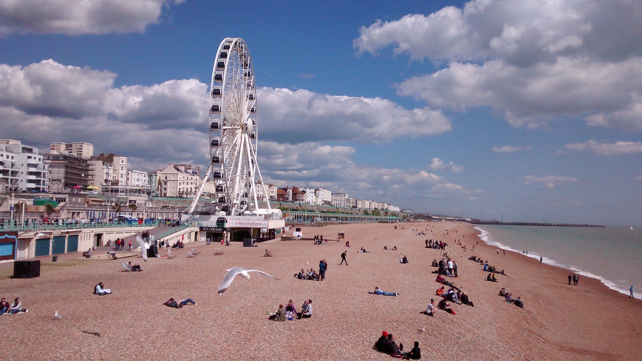 Brighton beach and big wheel by achiltsi on pixabay