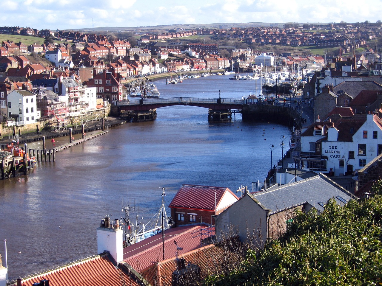 North-Yorkshire Whitby Harbour by Postbyte on Pixabay