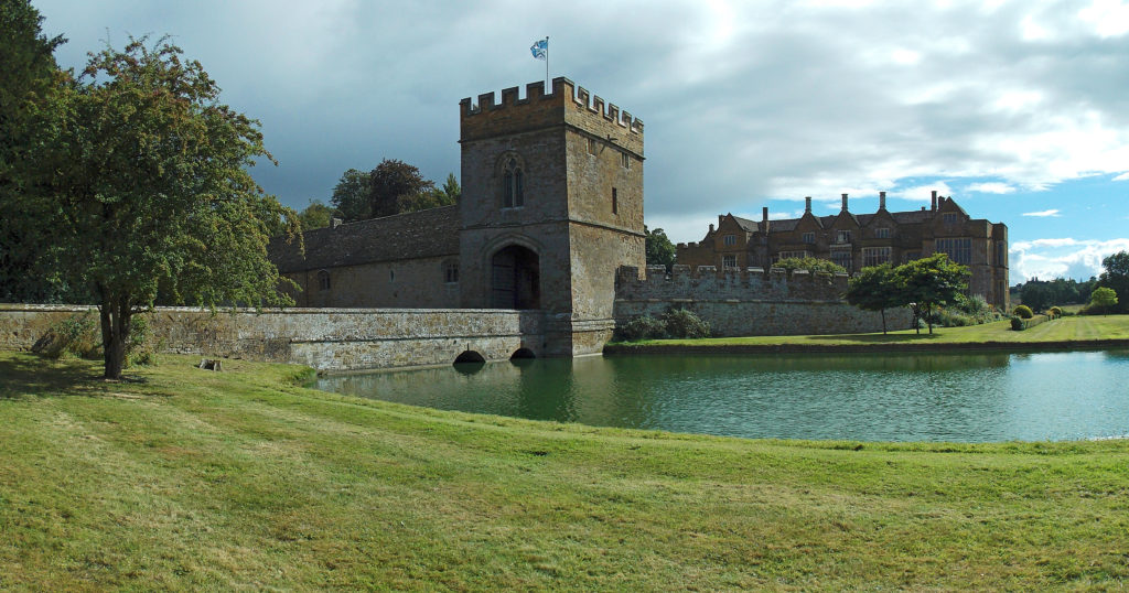 Broughton Castle Gatehouse 