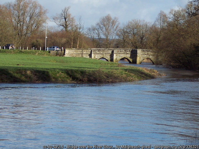 Seven-arch bridge over River Stour