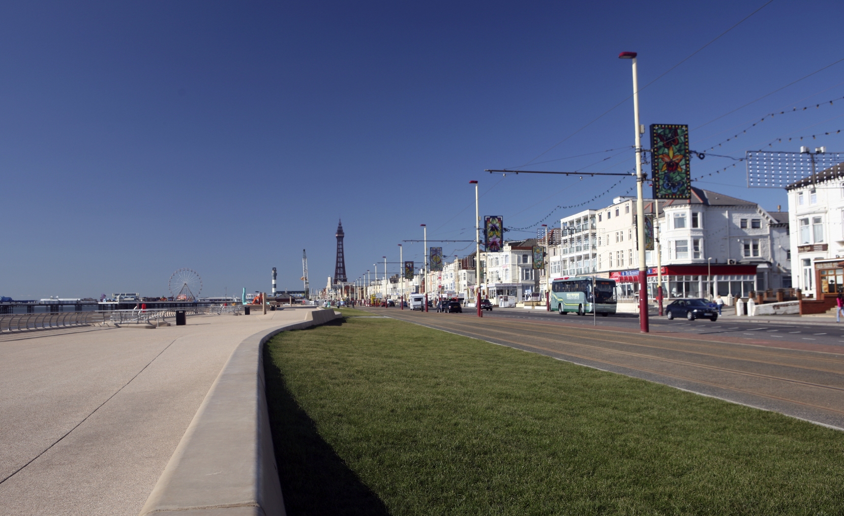 Blackpool Prom showing the Tower