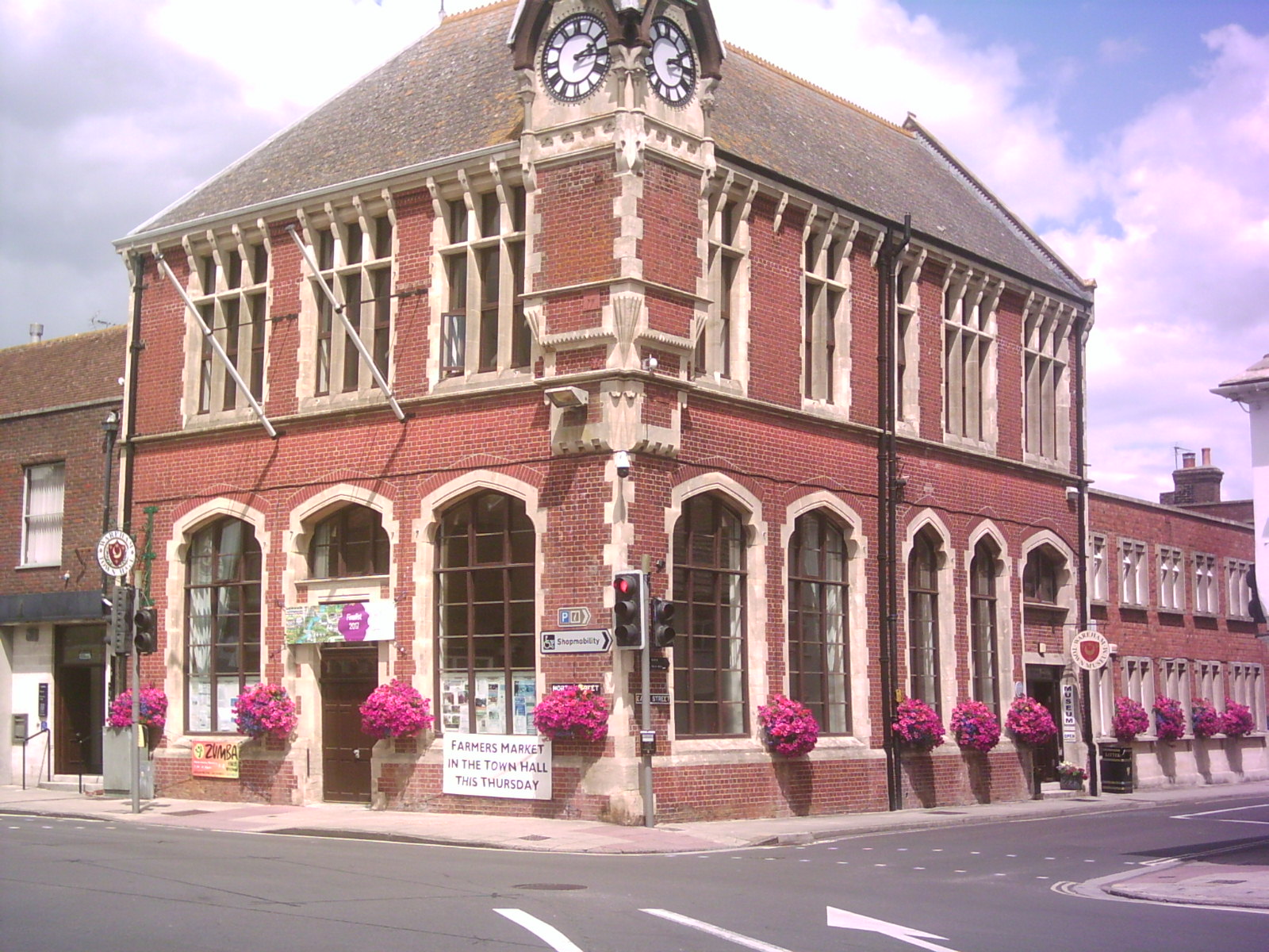 Wareham Town Hall dressed with hanging baskets for Britain in Bloom © H Randall