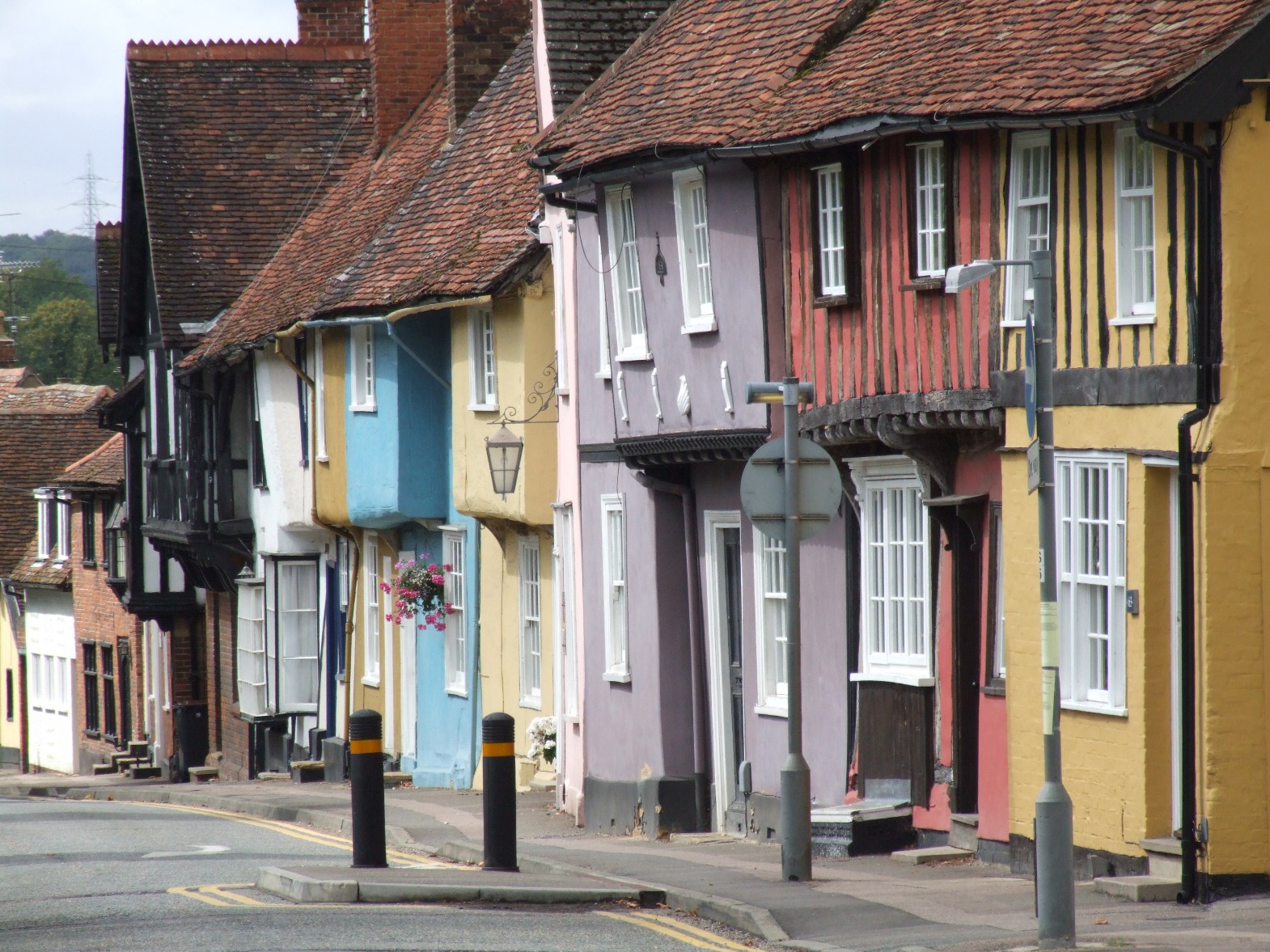 A pretty row of old cottages in Castle Street Saffron Walden © Visit Essex