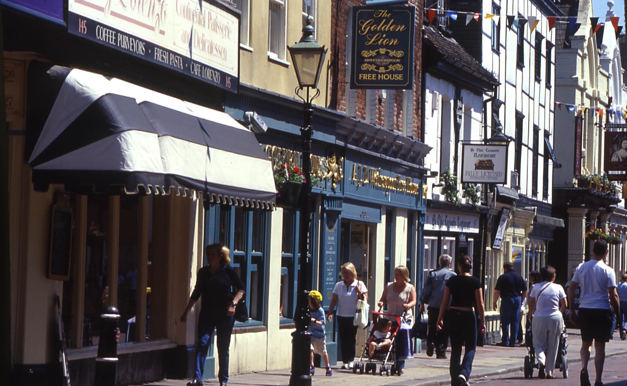 People shopping on Rochester High Street © Visit Kent