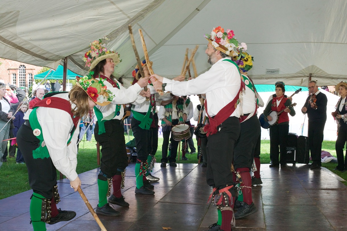 Morris Dancers at Apple Day © www.golakes.co.uk.