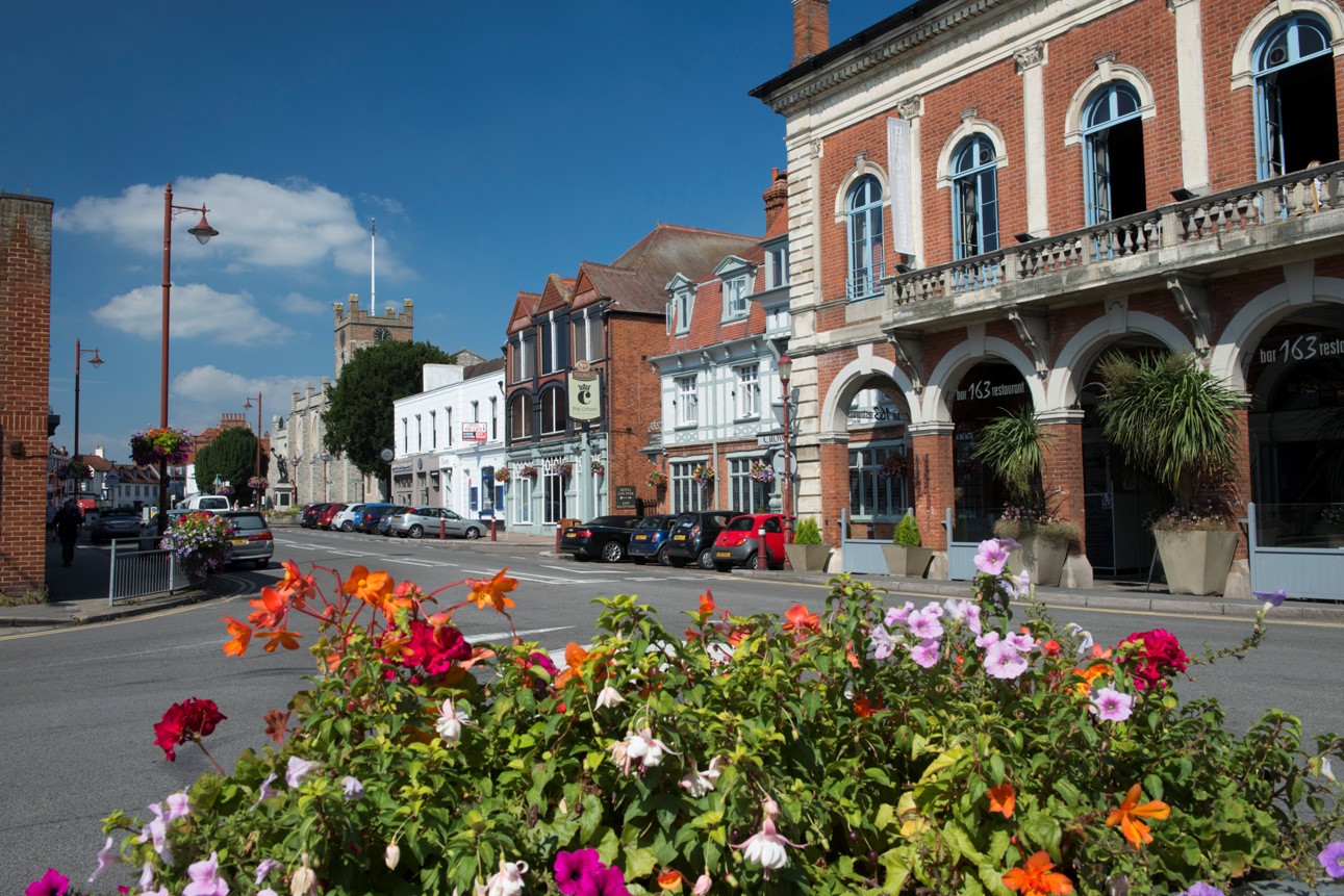 Street Chertsey ©